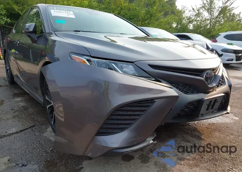 2020 Toyota Camry Se/Se Night Shade z USA, uszkodzony, nr VIN 4T1G11BK9LU005688